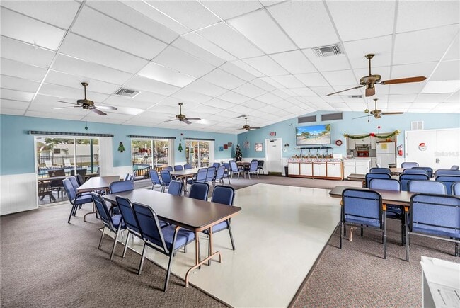 Building Photo - 9224 Mission Oaks Blvd