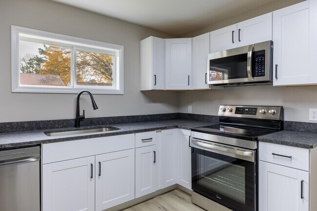 Building Photo - 1531 Wilson Rd