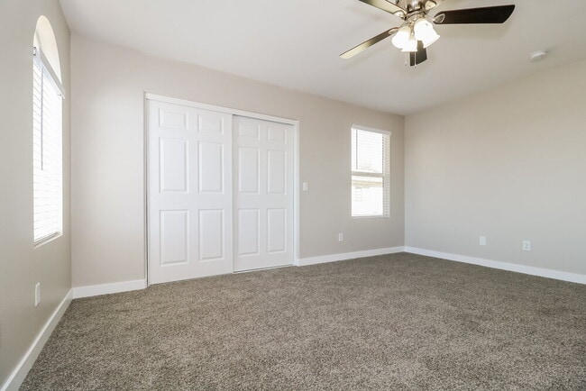 Building Photo - 5123 W Fulton St