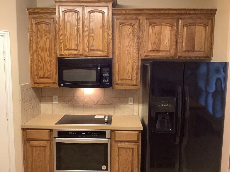 Building Photo - 515 Cool Meadow Ct