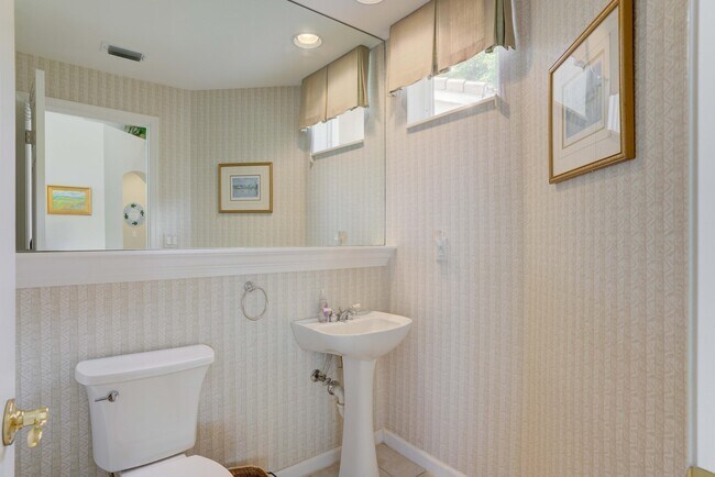 Building Photo - 126 Sunset Bay Dr