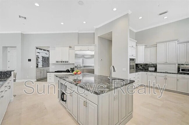 Building Photo - 854 Macewen Dr