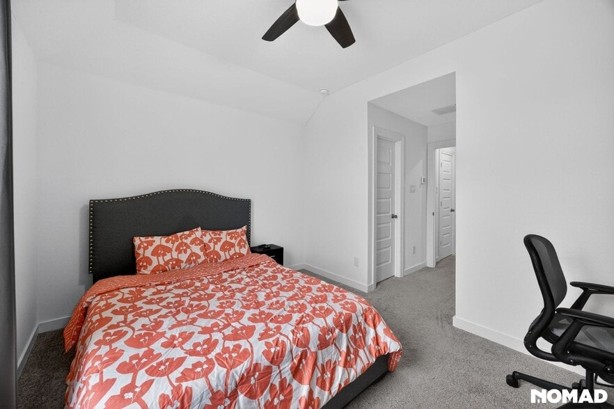 Building Photo - 1120 Saddle Ridge Dr