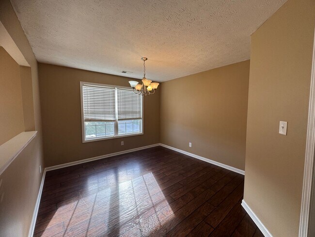 Building Photo - Gorgeous 5 Bedroom Home
