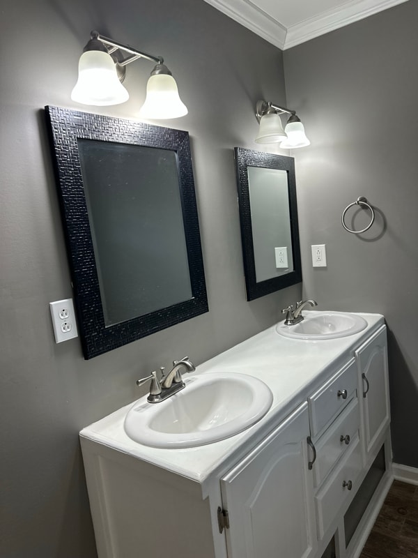 Building Photo - 718 Woodhill Dr