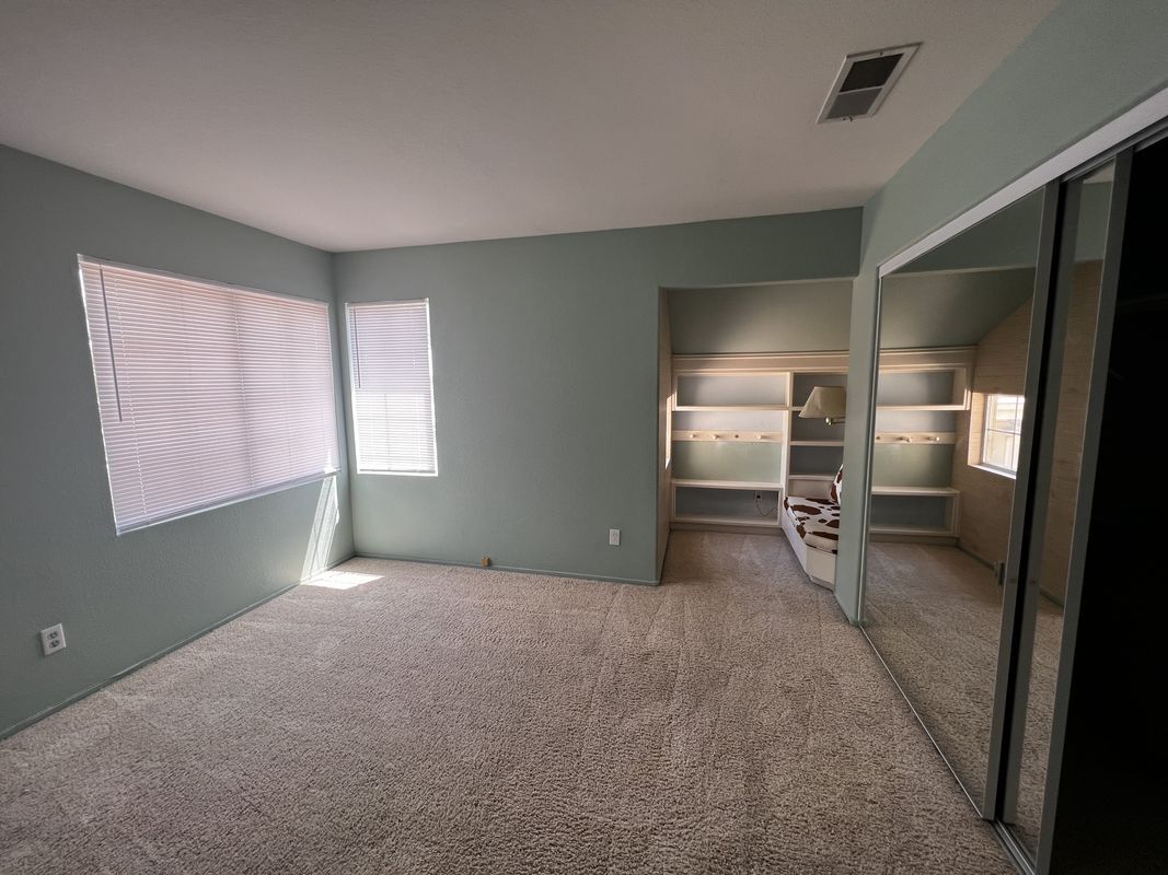 Building Photo - 8327 San Ramon Dr