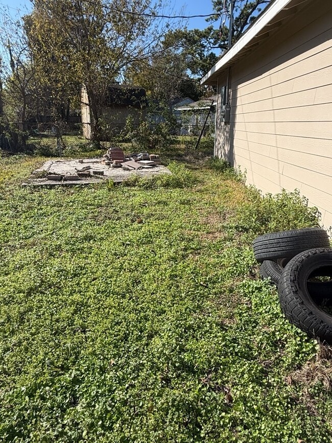 Building Photo - 7430 Claiborne St