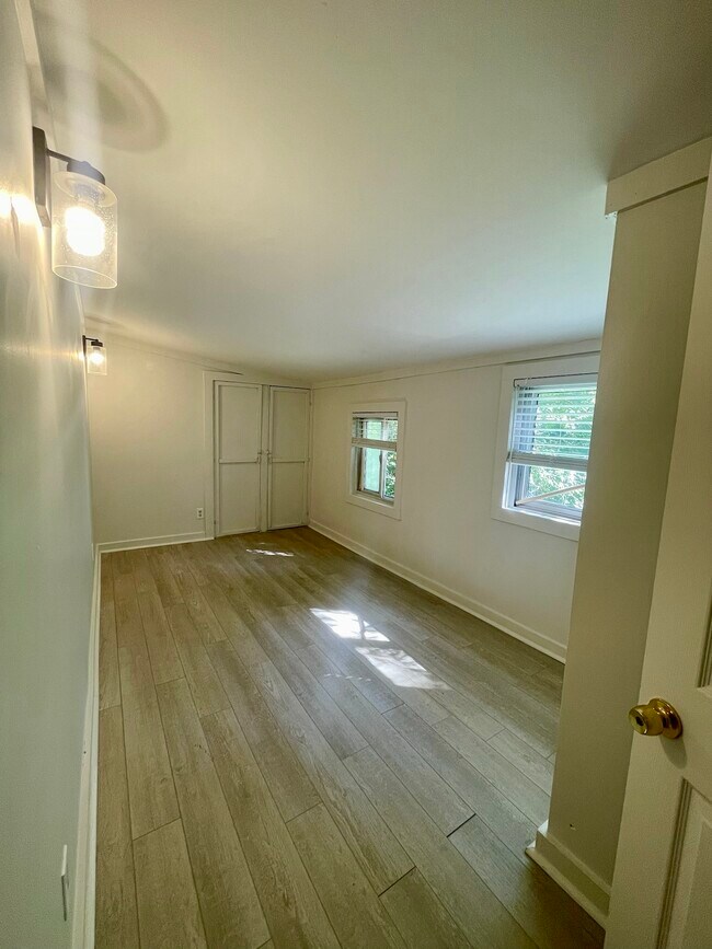 Building Photo - 11291 E Shore Dr