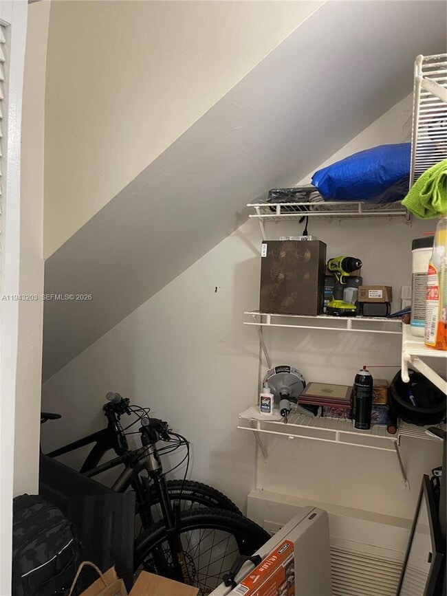 Building Photo - 1625 N 15th Terrace