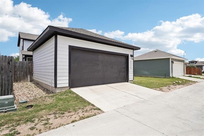 Building Photo - 2513 Pecan Island Dr