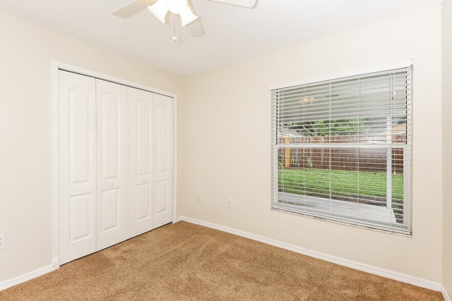 Building Photo - 402 Sonoma Dr