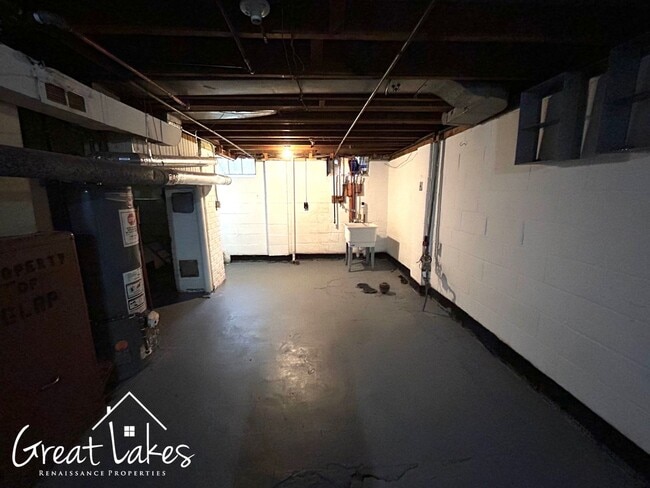 Building Photo - 21728 Beechwood Ave