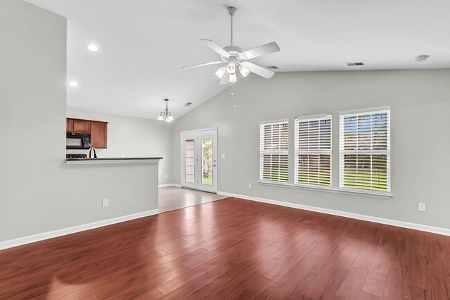 Building Photo - Charming 3-Bedroom, 2-Bath Home available ...