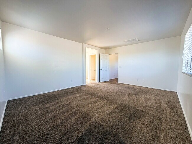 Building Photo - Charming Glendale Home with Spacious Lot & Prime West Valley Location!