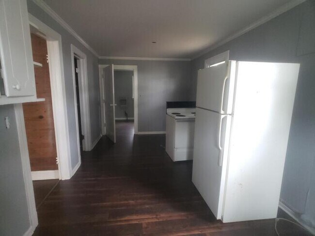 Building Photo - 810 E Vine St