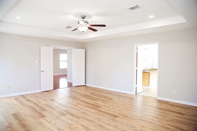 Building Photo - 18234 Sable Tree Dr