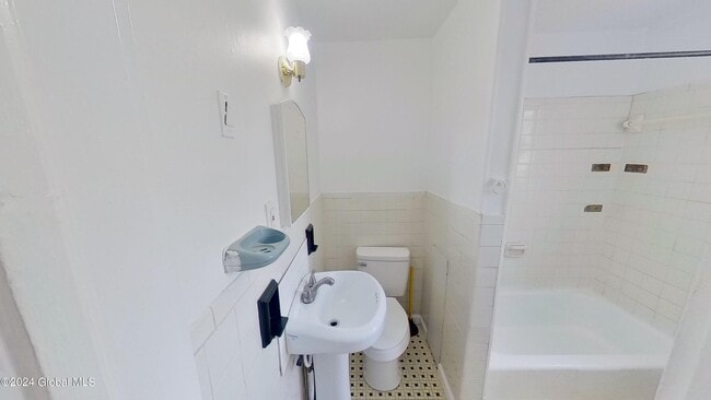 Building Photo - 469 Delaware Ave