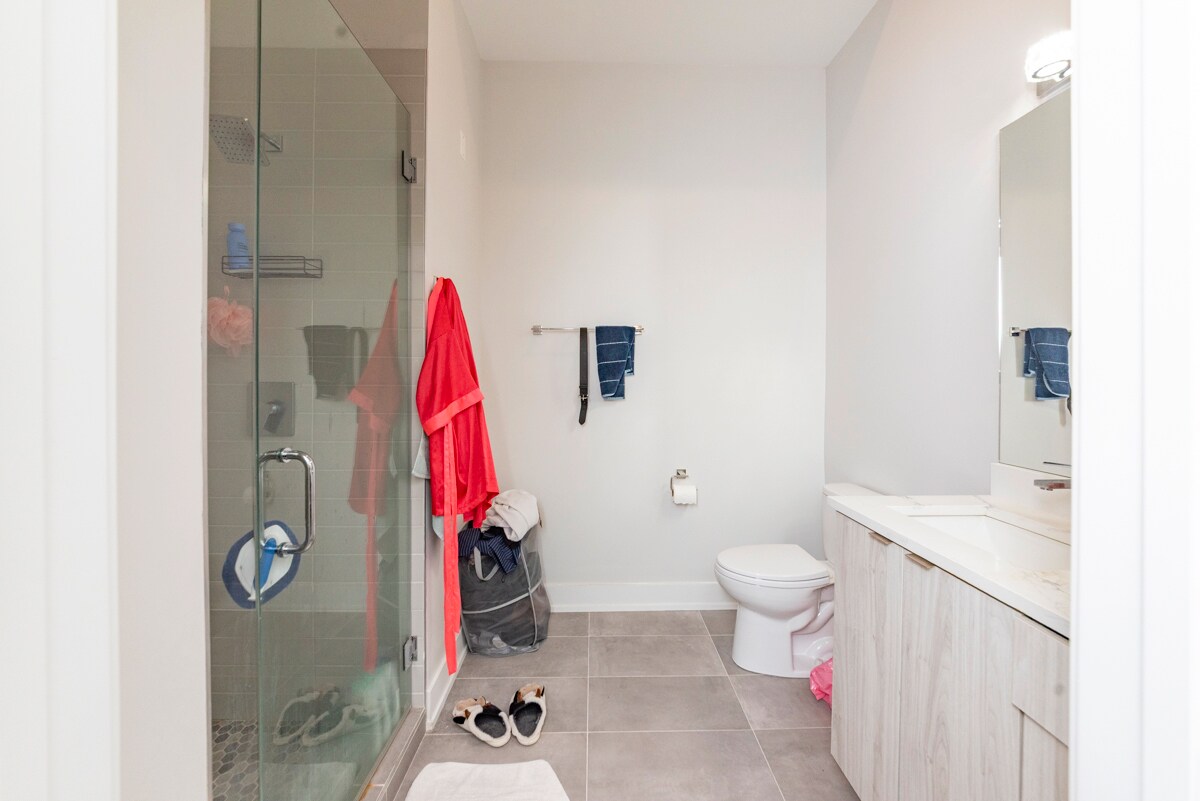 Building Photo - 2322 N Clark St