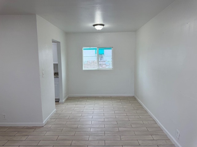 Building Photo - 2113 E Sunland Vista