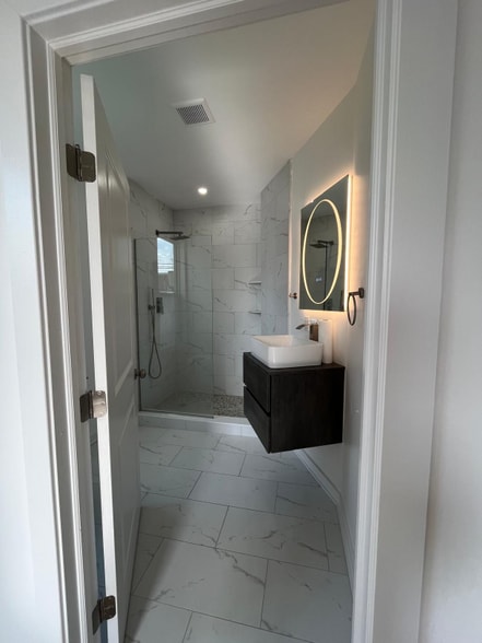 Building Photo - 1641 N Newkirk St