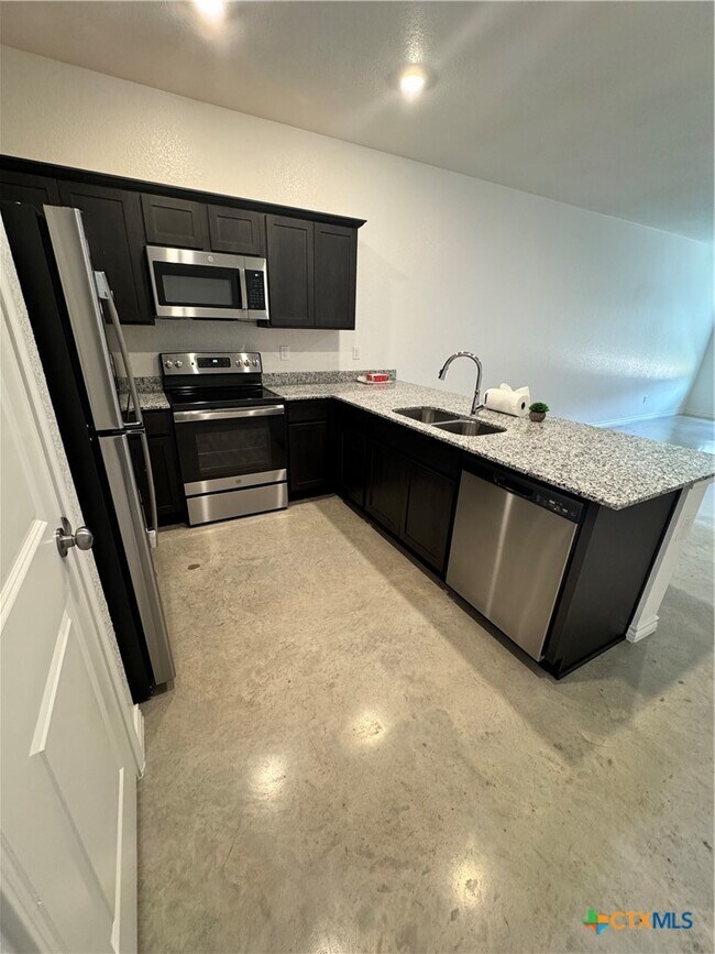 Building Photo - 1274 Lehmann Dr