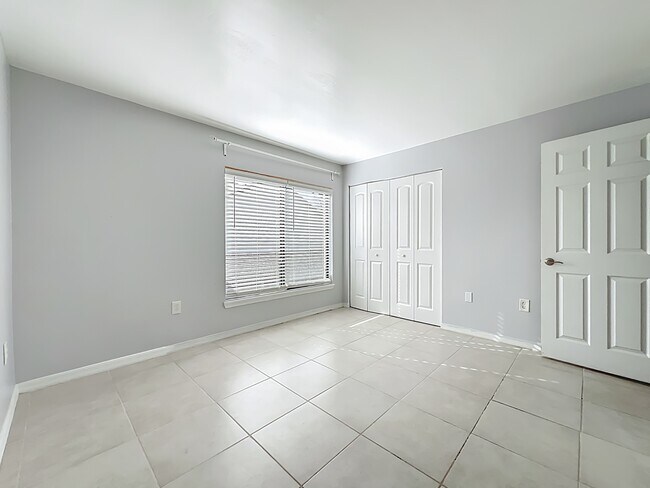 Building Photo - 1515 Huntington Ln