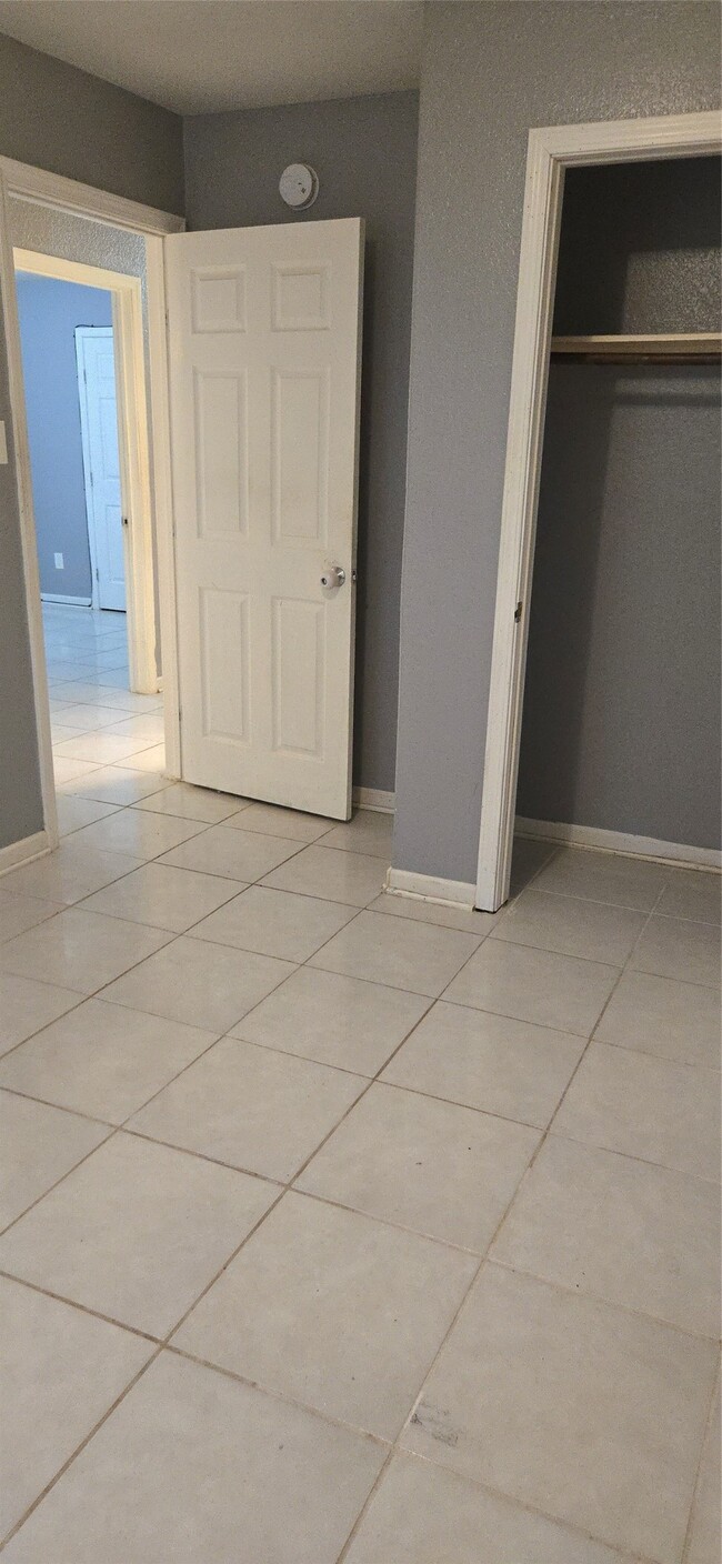 Building Photo - 11807 Greenmesa Dr