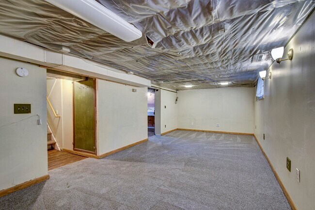 Building Photo - 307 N 31st St