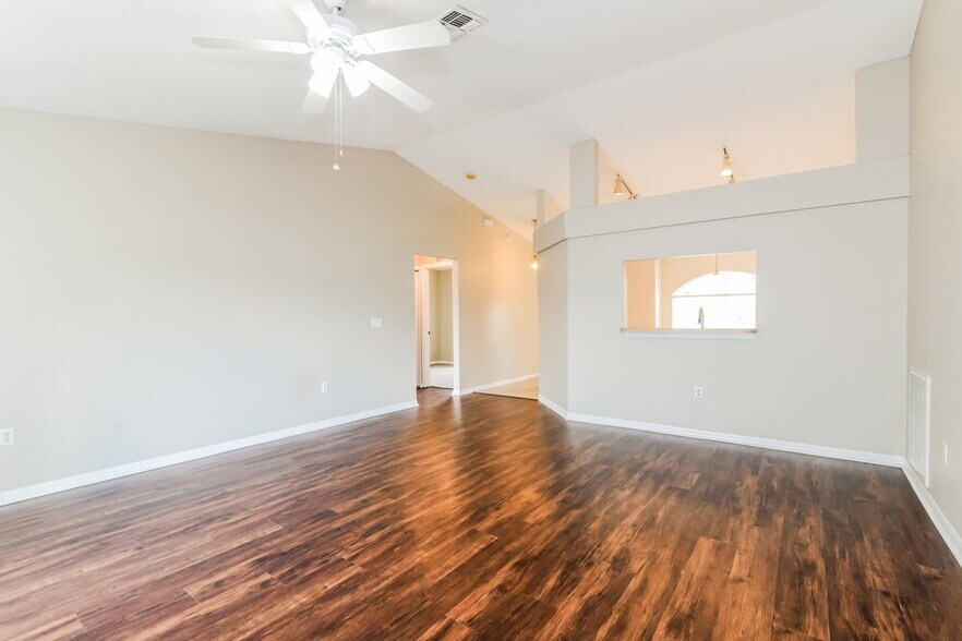 Building Photo - 338 Arlington Cir