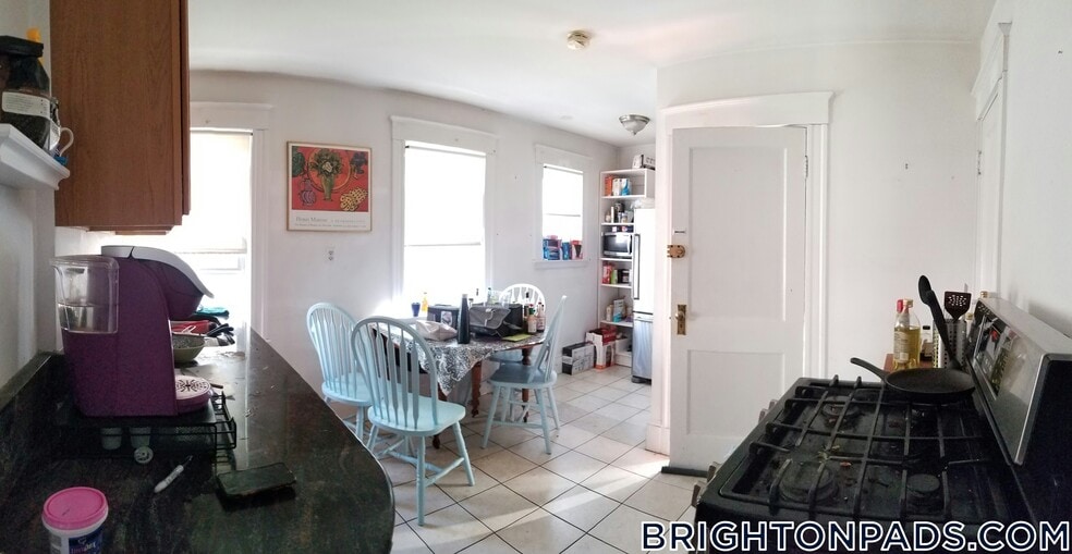 Building Photo - 55 Etna St