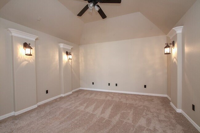 Building Photo - 35 Winhall Pl