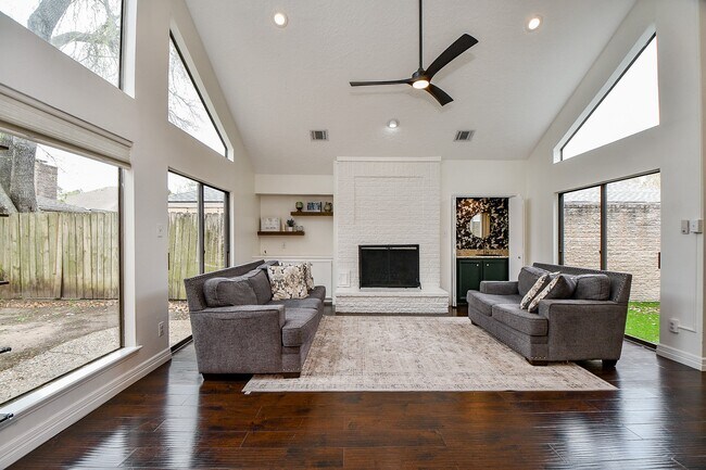 Building Photo - 7711 Hopewell Ln