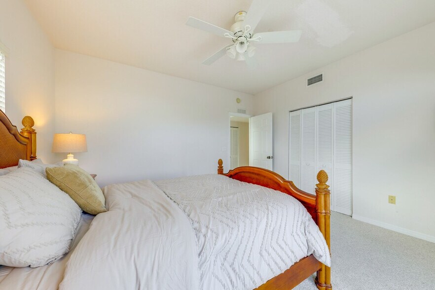 Building Photo - 247 Apache St