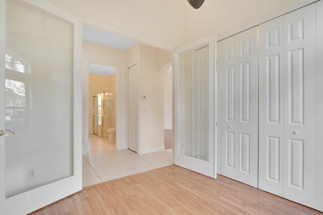 Building Photo - 1252 SW Bent Pine Cove