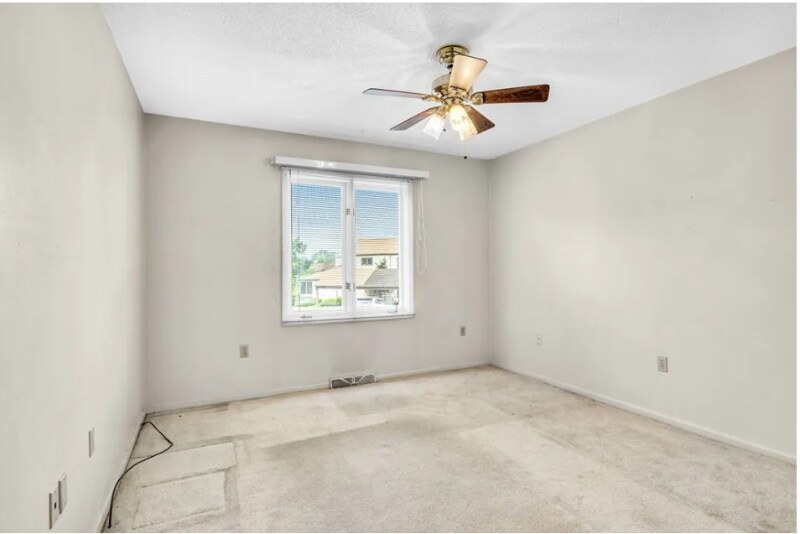 Building Photo - 1181 Pebble Dr