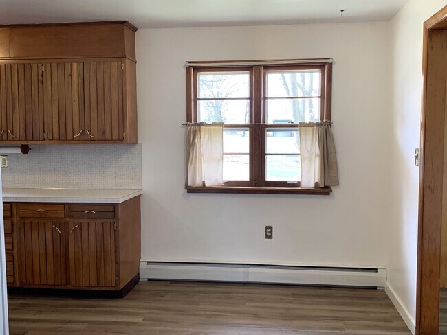 Building Photo - Charming 3-Bedroom, 1-Bath Single-Family Home
