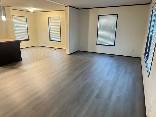 Building Photo - 2123 Bradford St