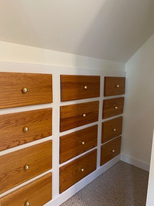 Building Photo - Riverside Drive