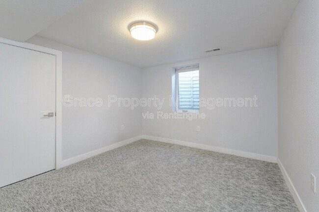 Building Photo - 322 N Raleigh St