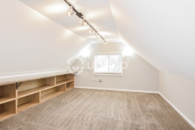 Building Photo - Fantastic 2bd/2.5ba home! Let yourself in!