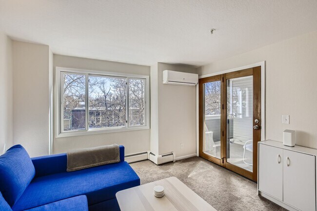 Building Photo - Lovely Pearl St. Condo 1 BDR/1 BA Downtown Boulder