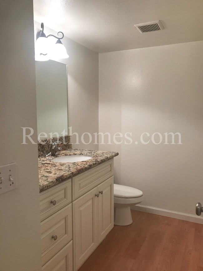 Building Photo - 13534 Longfellow Ln