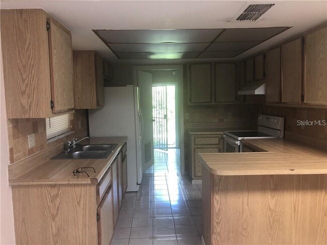 Building Photo - 12106 Club Woods Dr