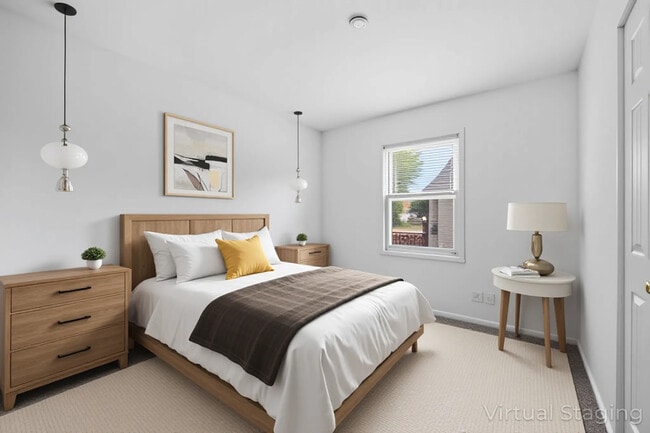 Building Photo - 2229 Kensington Dr