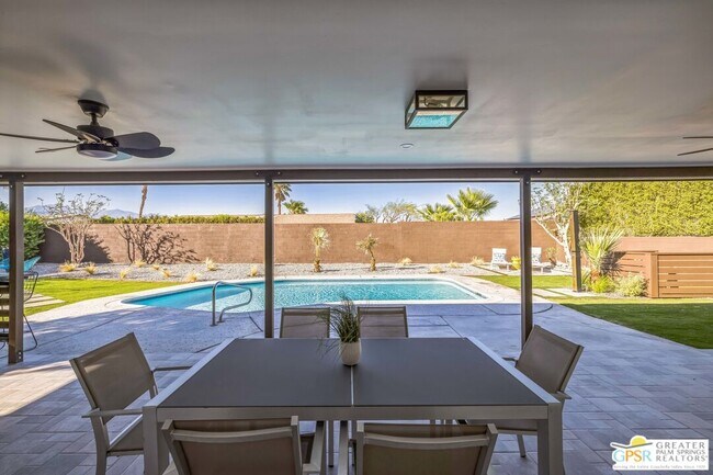 Building Photo - 372 E Molino Rd