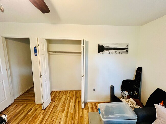 Building Photo - Charming 4bdrm/2.5bth Home with Ample Space and Modern Amenities