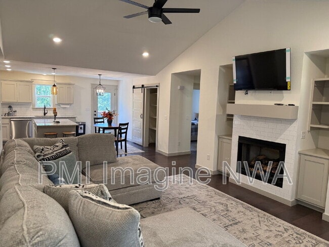 Building Photo - 54 Morvan Dr