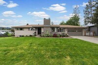Building Photo - Spacious 5-Bedroom Home in Coveted Mead Sc...