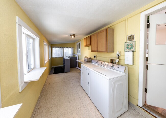 Building Photo - 4319 S Logan St