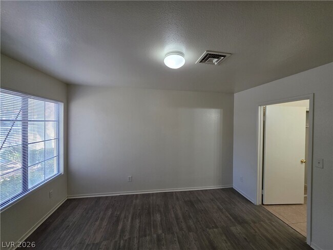 Building Photo - 4865 S Torrey Pines Dr